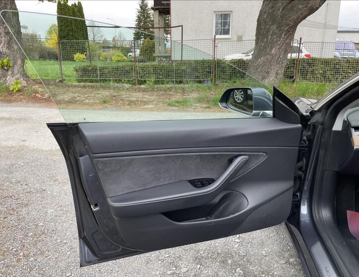 Tesla Model 3 12