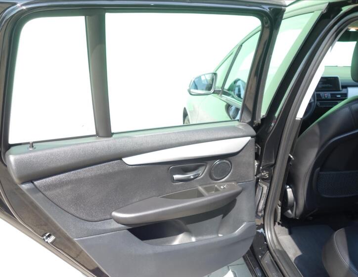 BMW Řada 2 28