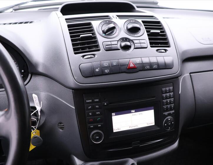 Mercedes-Benz Vito 21