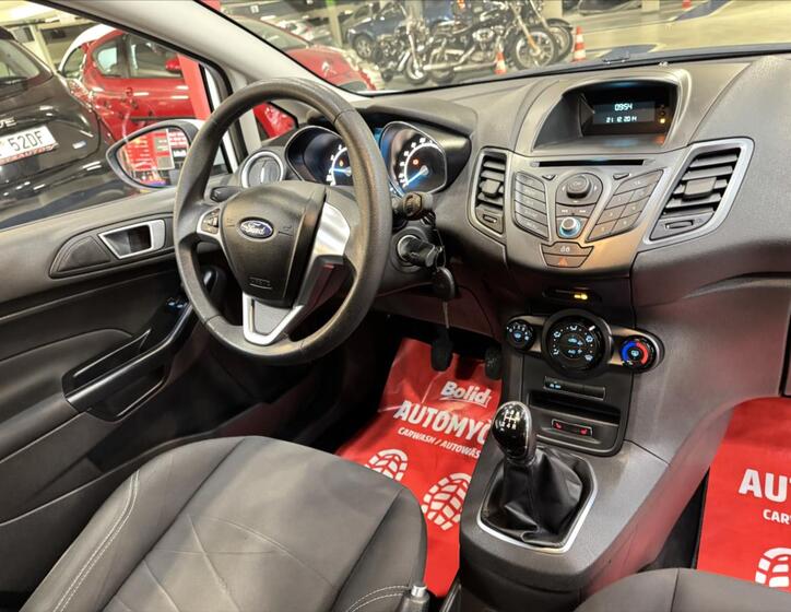 Ford Fiesta 12