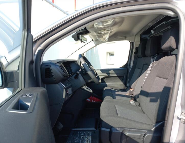 Toyota ProAce 8