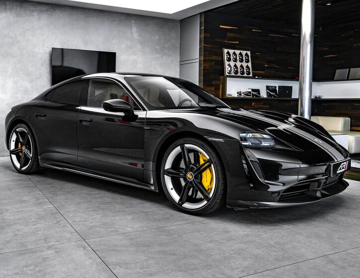 Porsche Taycan 4