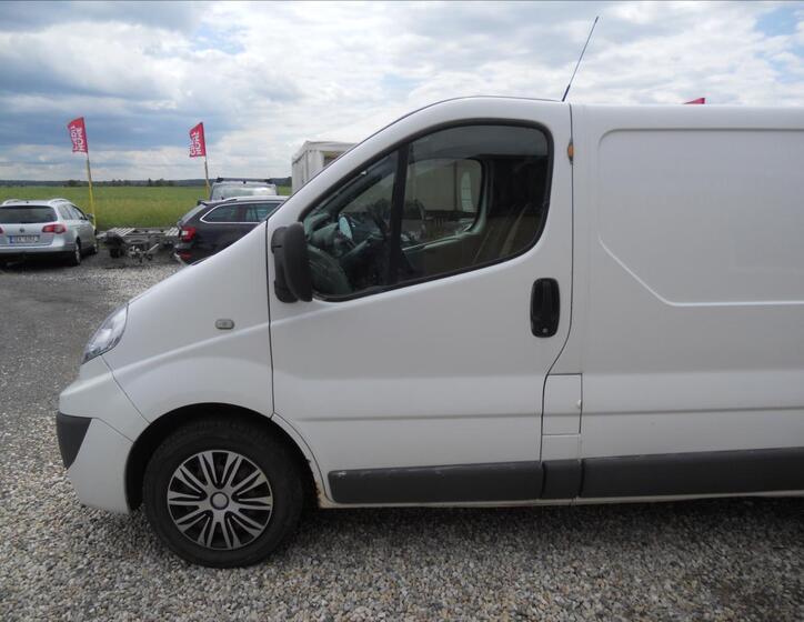 Renault Trafic 10