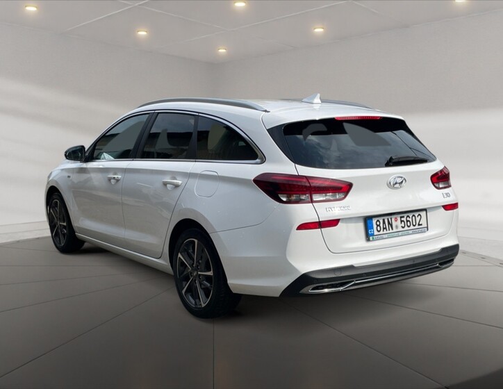 Hyundai i30 4