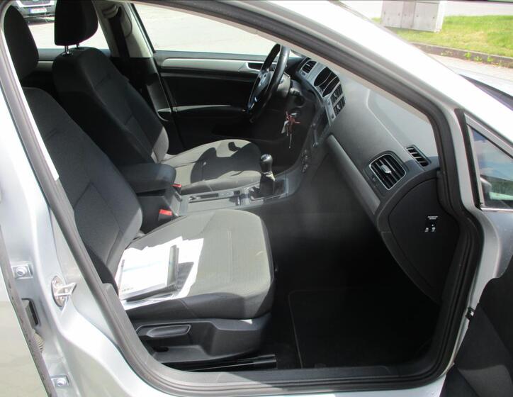 Volkswagen Golf 13