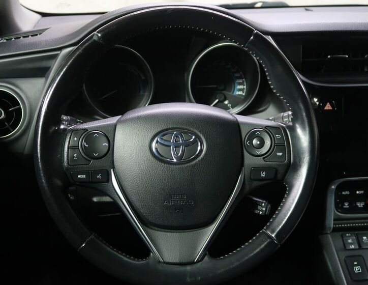 Toyota Auris 14