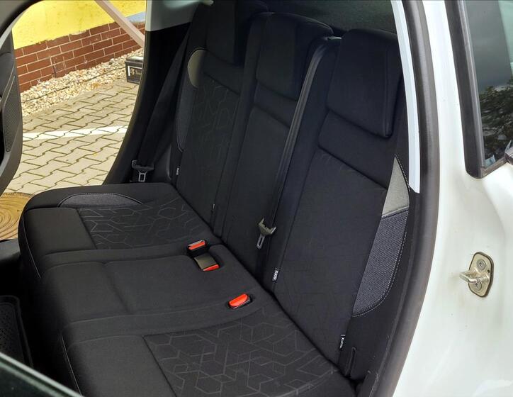 Peugeot 2008 16