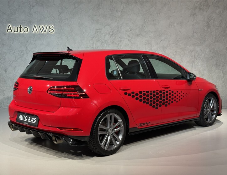 Volkswagen Golf 9