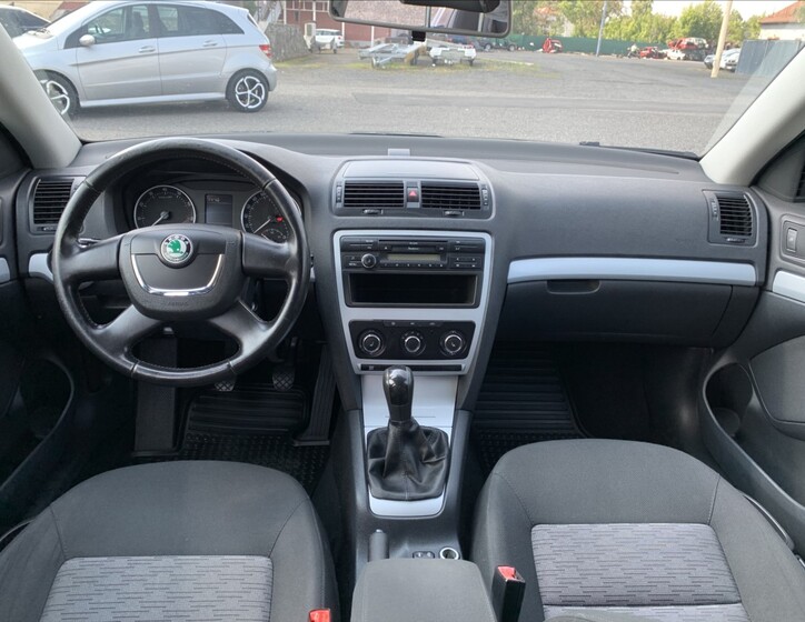 Škoda Octavia 12
