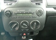 Volkswagen New Beetle 13