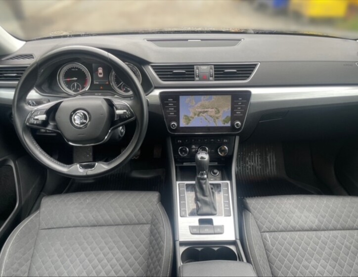 Škoda Superb 9