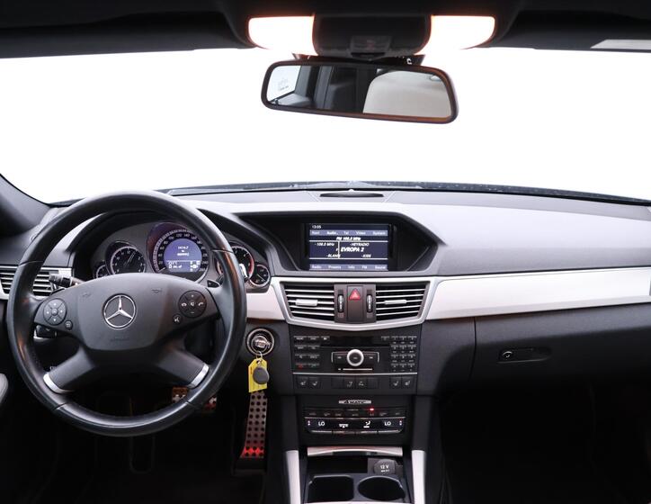 Mercedes-Benz Třídy E 30