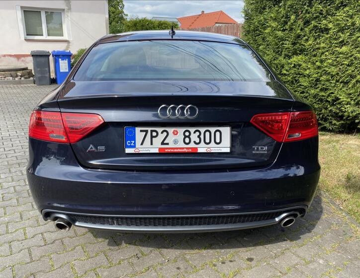 Audi A5 4