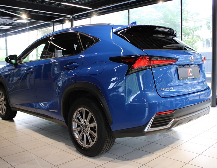 Lexus NX 300h 4