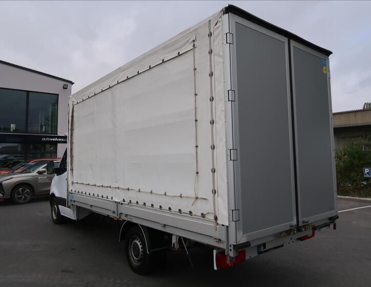 Mercedes-Benz Sprinter 4