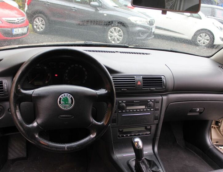 Škoda Superb 16