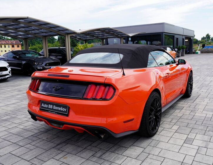 Ford Mustang 6