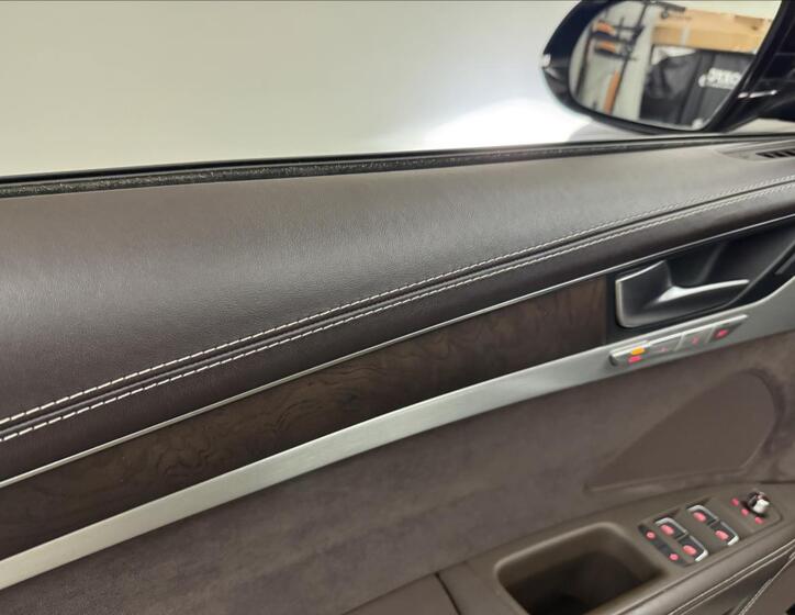 Audi A8 41