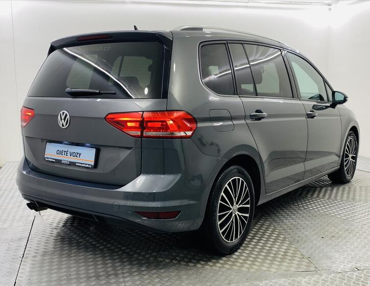 Volkswagen Touran 2