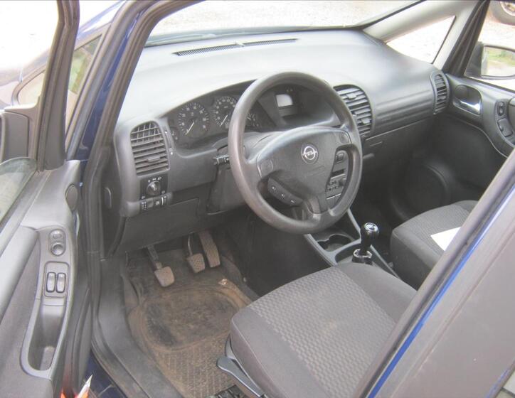Opel Zafira 9