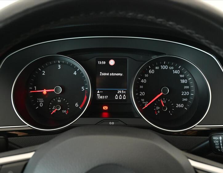 Volkswagen Passat 13