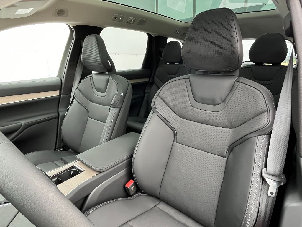 Volvo EX90