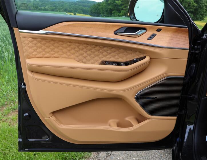 Jeep Grand Cherokee 12