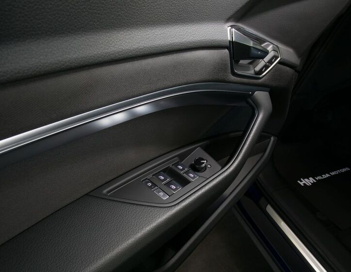 Audi e-tron 17