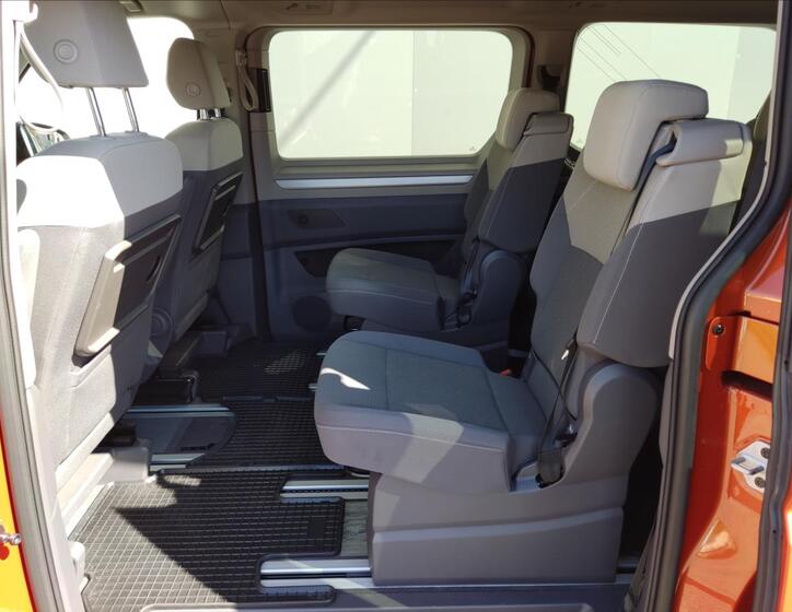 Volkswagen Multivan 22