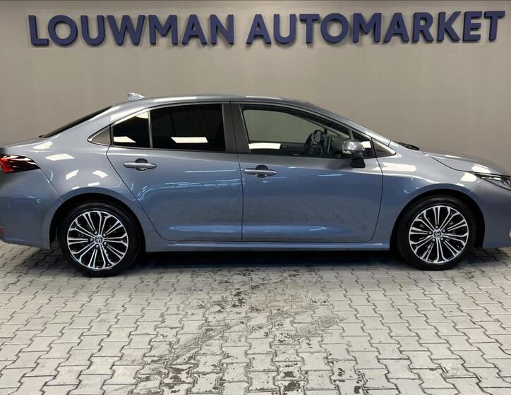 Toyota Corolla 16
