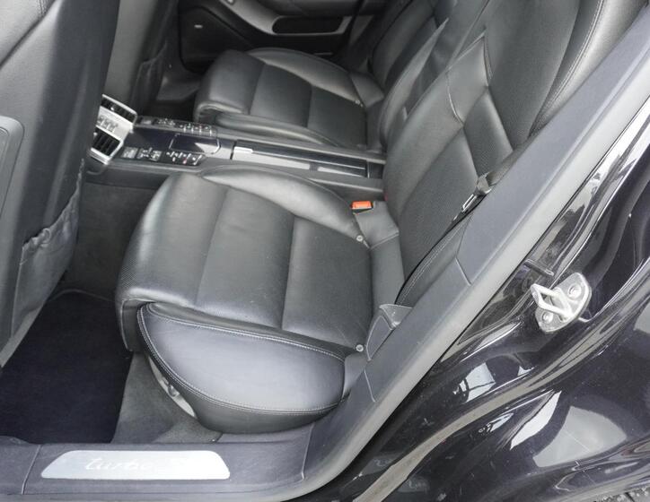Porsche Panamera 49