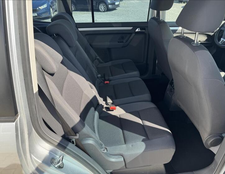 Volkswagen Touran 13