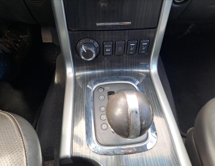 Nissan Pathfinder 16