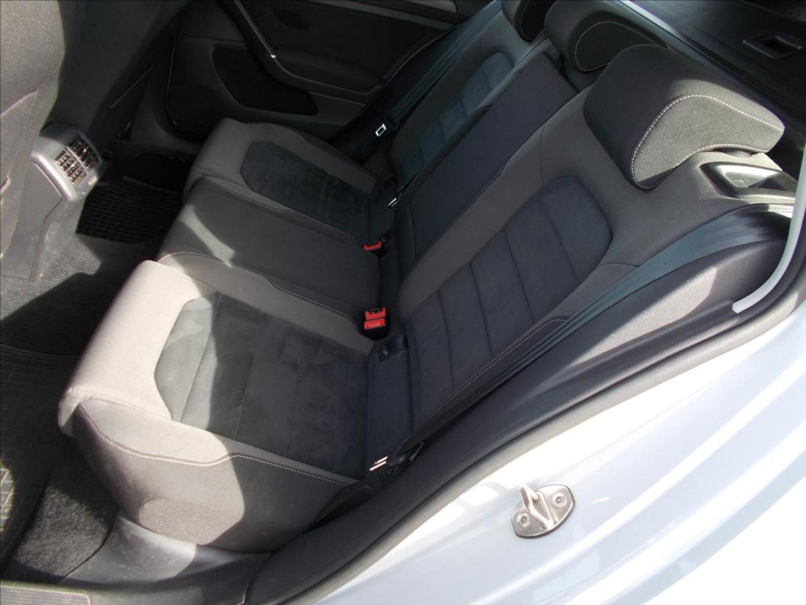 Volkswagen Golf 15