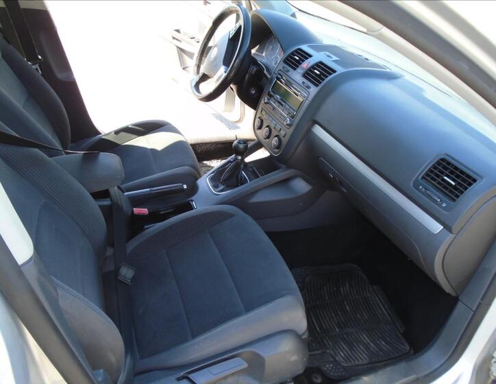 Volkswagen Golf 19
