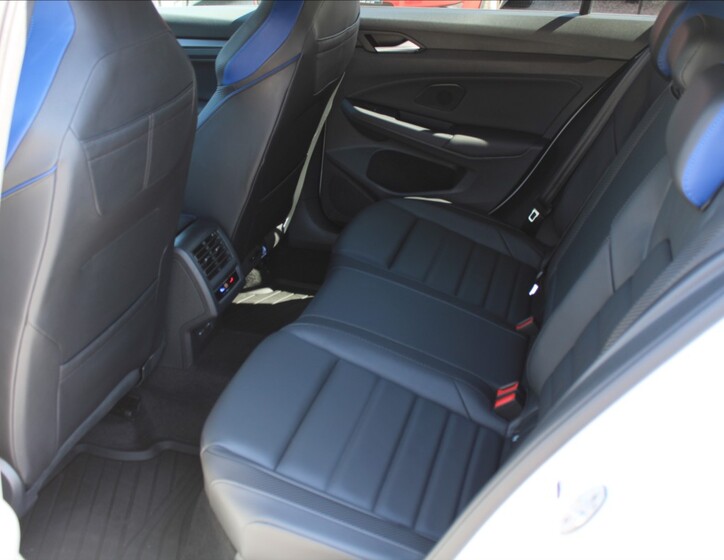Volkswagen Golf 36