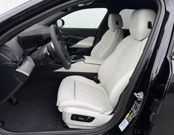 BMW i5 6