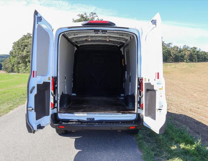 Ford Transit 9