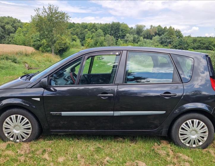 Renault Scénic 8