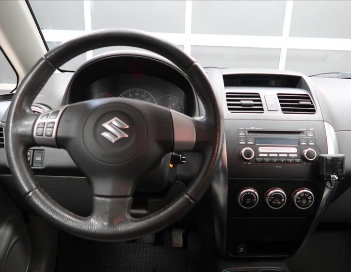 Suzuki SX4 13