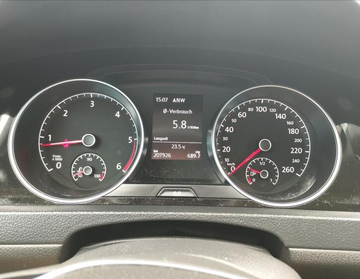 Volkswagen Golf 11