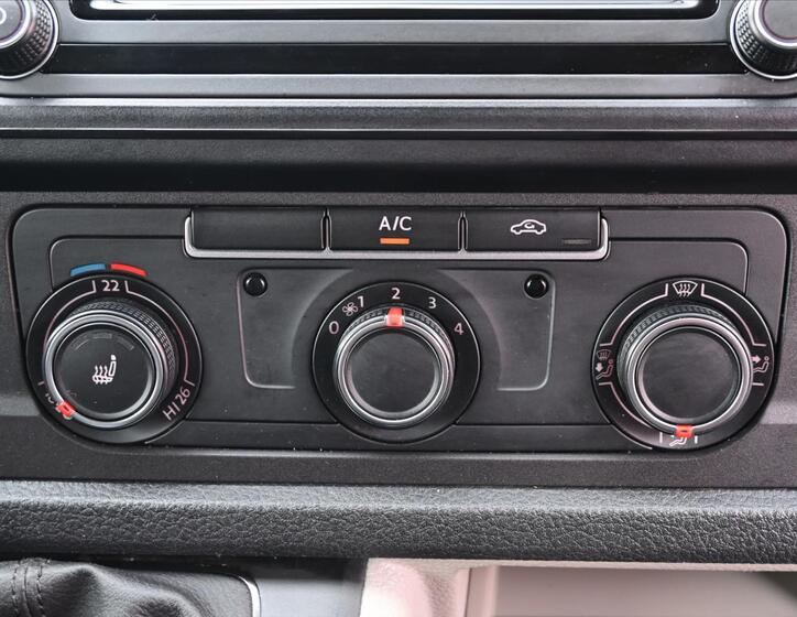 Volkswagen Transporter 18