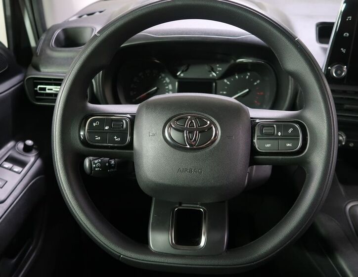 Toyota ProAce 13