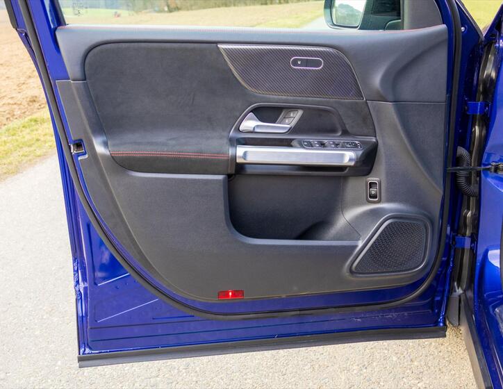 Mercedes-Benz GLB 13