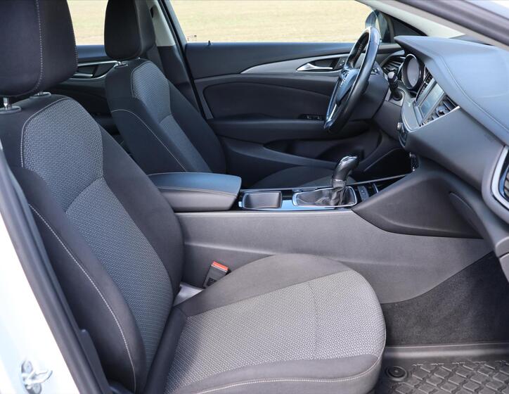 Opel Insignia 14