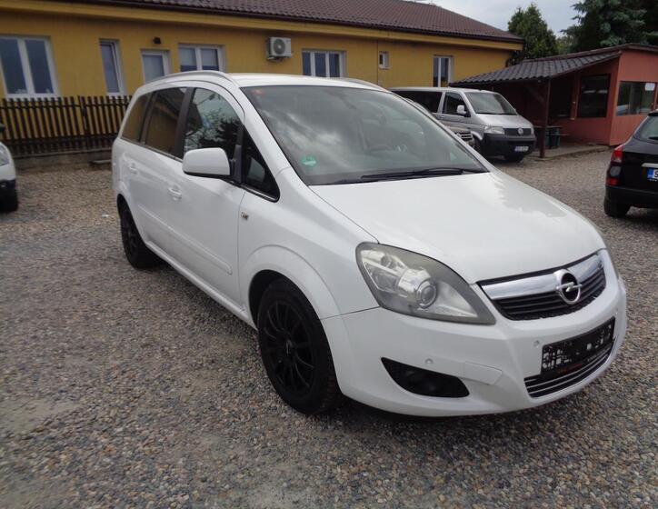 Opel Zafira 1