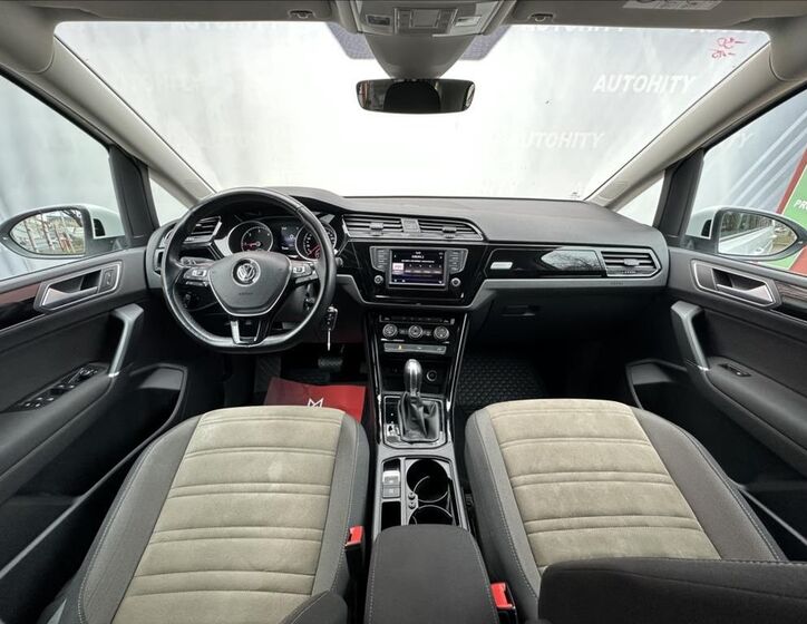 Volkswagen Touran 16