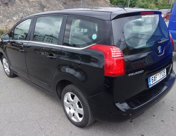 Peugeot 5008 8