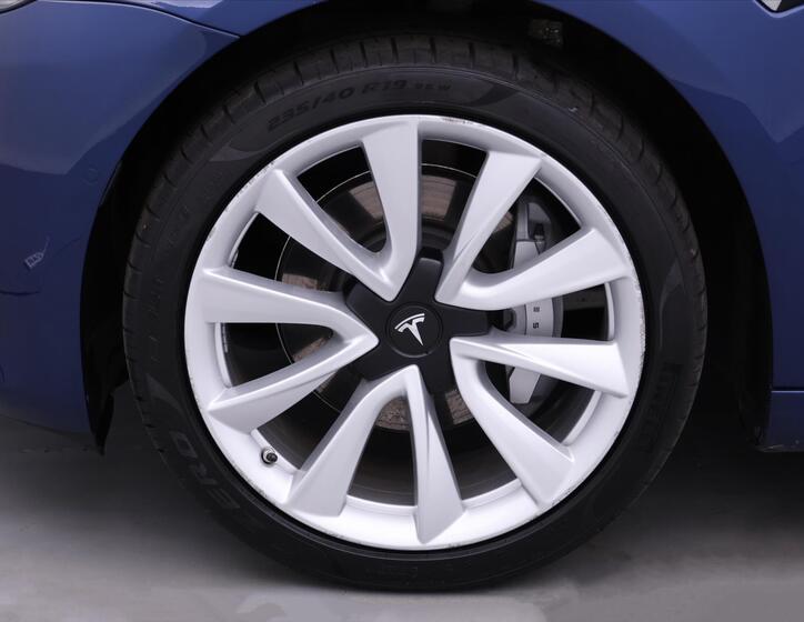 Tesla Model 3 27