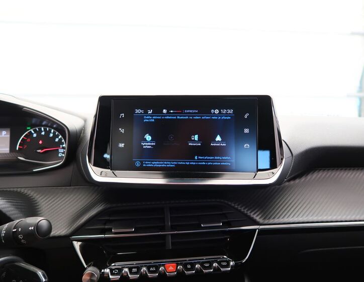 Peugeot 208 24